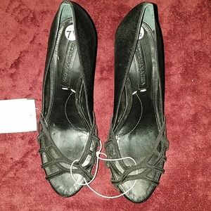 NWT BCBGMAXAZRIA STILETTOS. SIZE 7.5